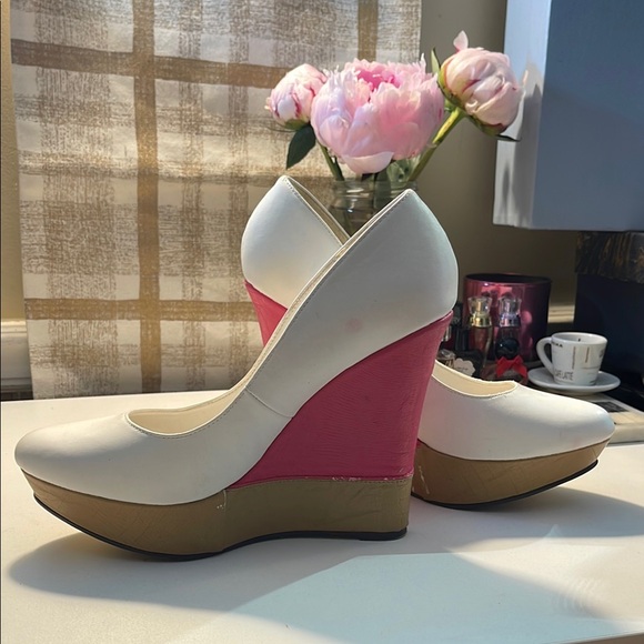 Michael Antonio White and Pink Wedge Shoes - Picture 5 of 13